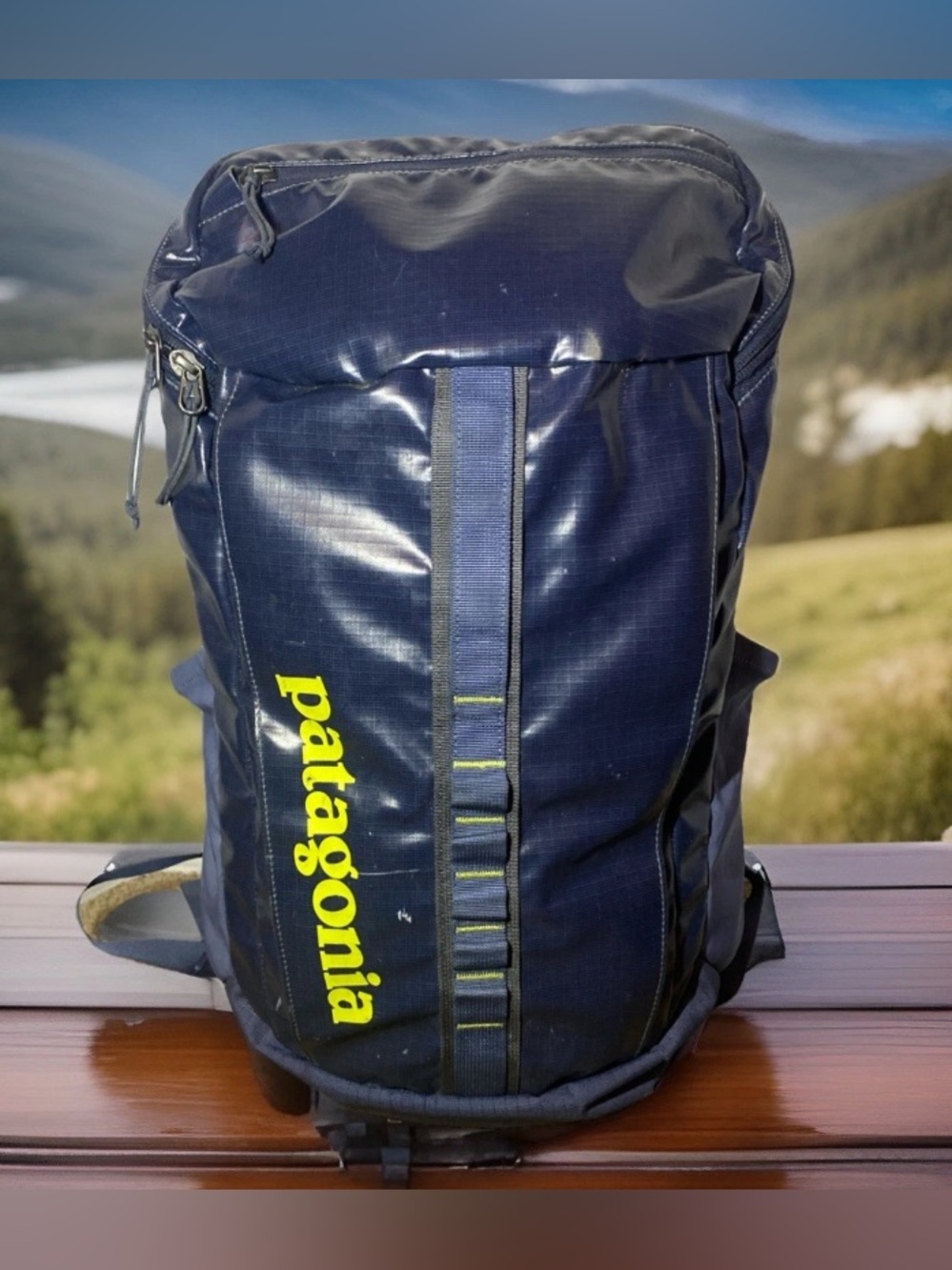 Patagonia Black Hole Pack 25L Backpack Dark Blue Travel Outdoor